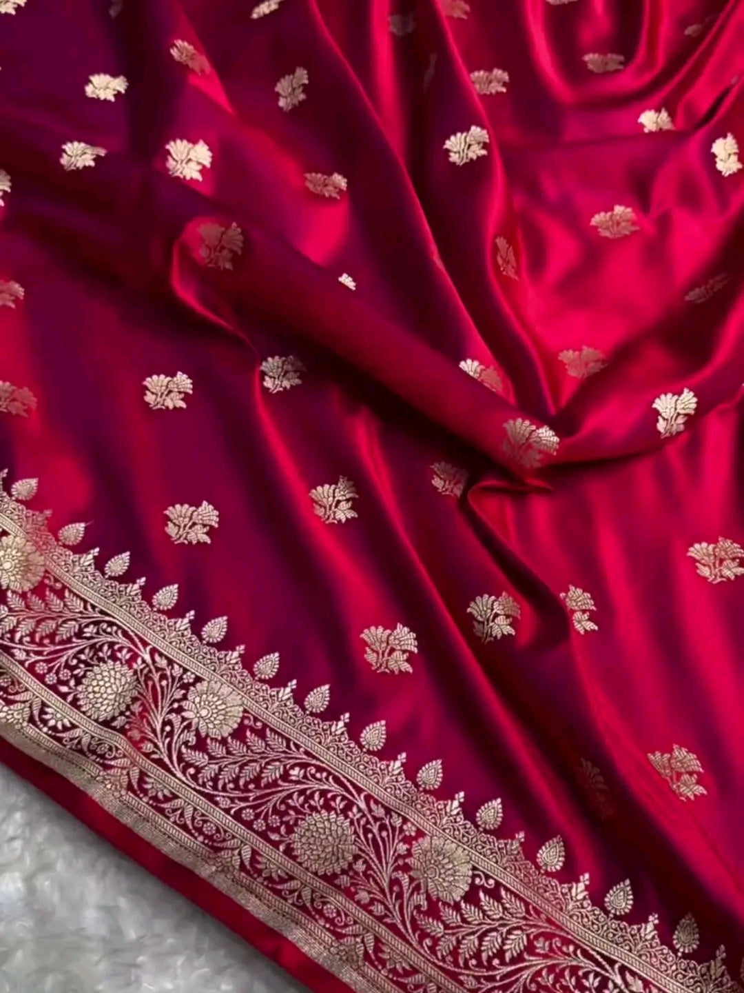Mushroo Banarashi saree -Red -Design 09