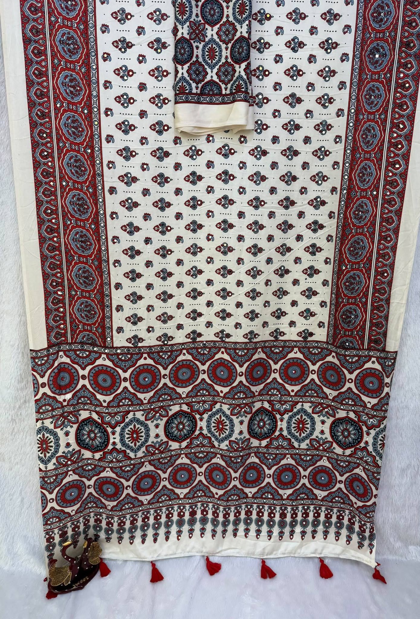 Mirror work Ajrakh modal-off White-Design 02
