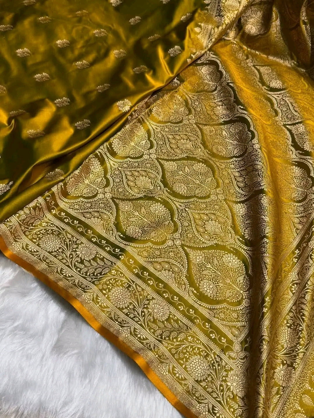 Mushroo Banarashi saree - Copper -Design 01