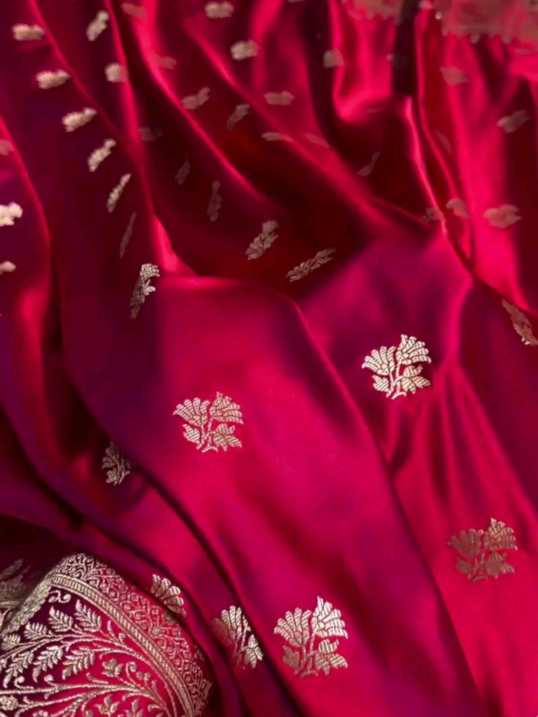 Mushroo Banarashi saree -Red -Design 09