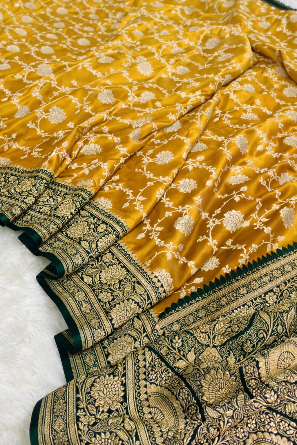 Mushroo banarashi silk - Golden -Design 20
