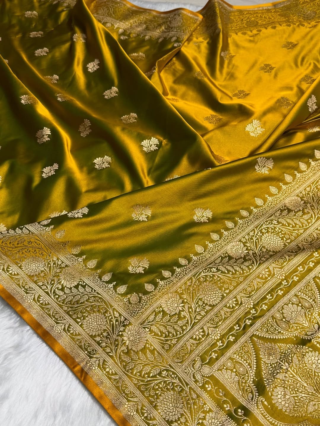Mushroo Banarashi saree - Copper -Design 01