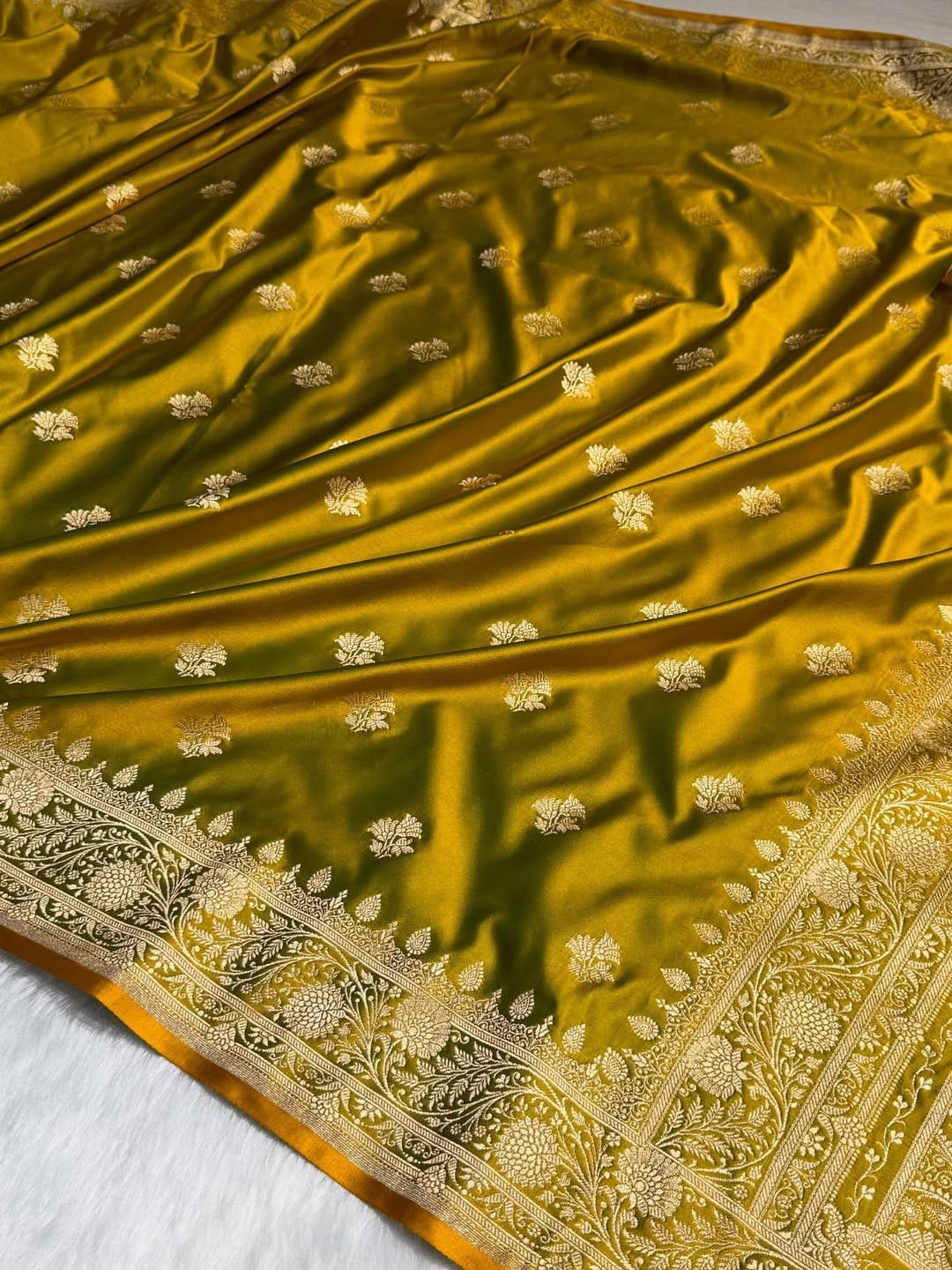 Mushroo Banarashi saree - Copper -Design 01