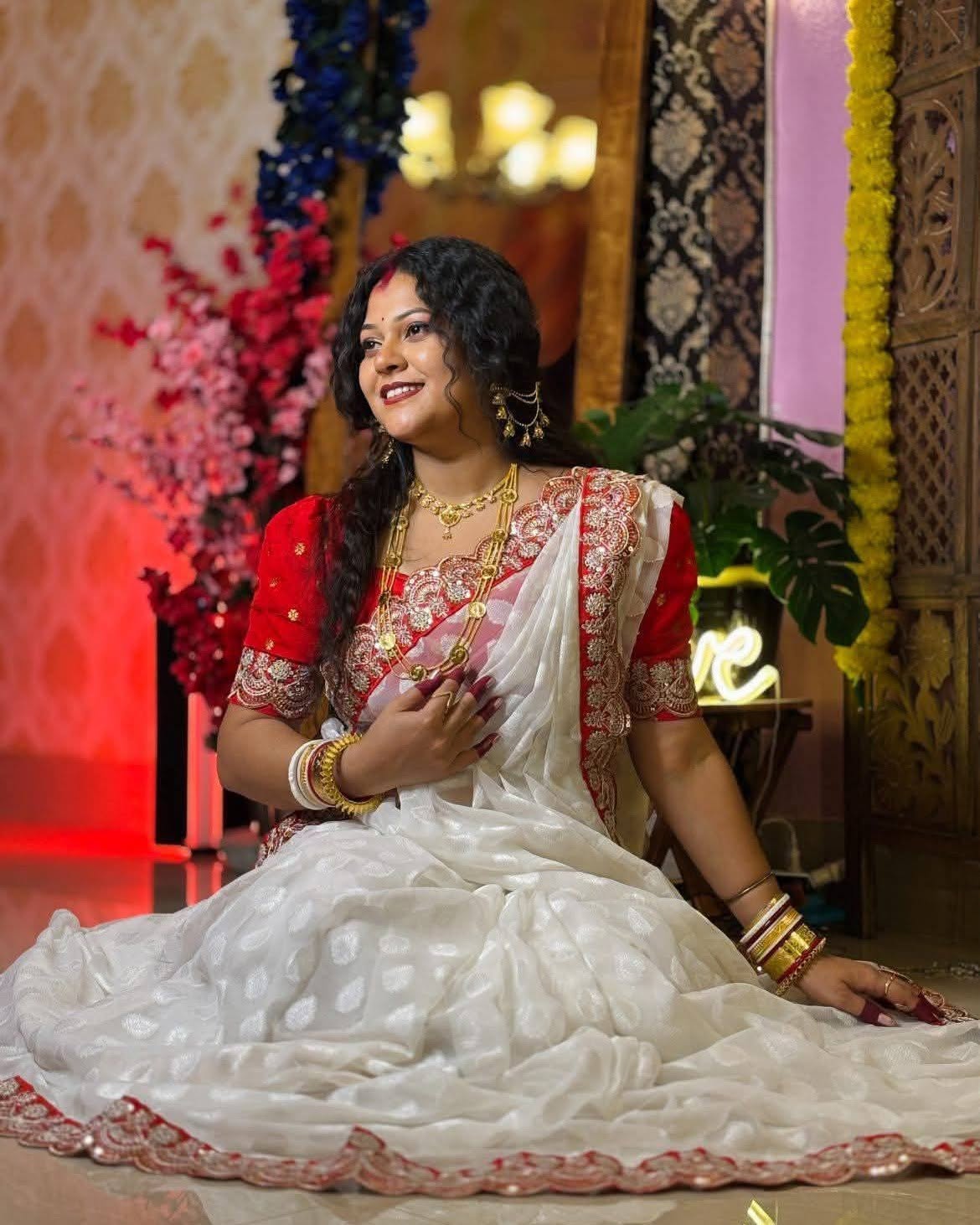 Durga Puja Special Red White Georgette Saree with Unstitched Blouse Piece – Tumpi's Collection