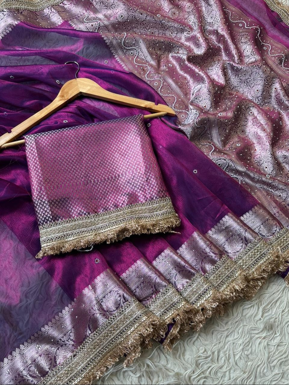 Pure Tissue Maharani Saree with Beautiful Lace Work and Matching Blouse Piece – Tumpi's Collection
