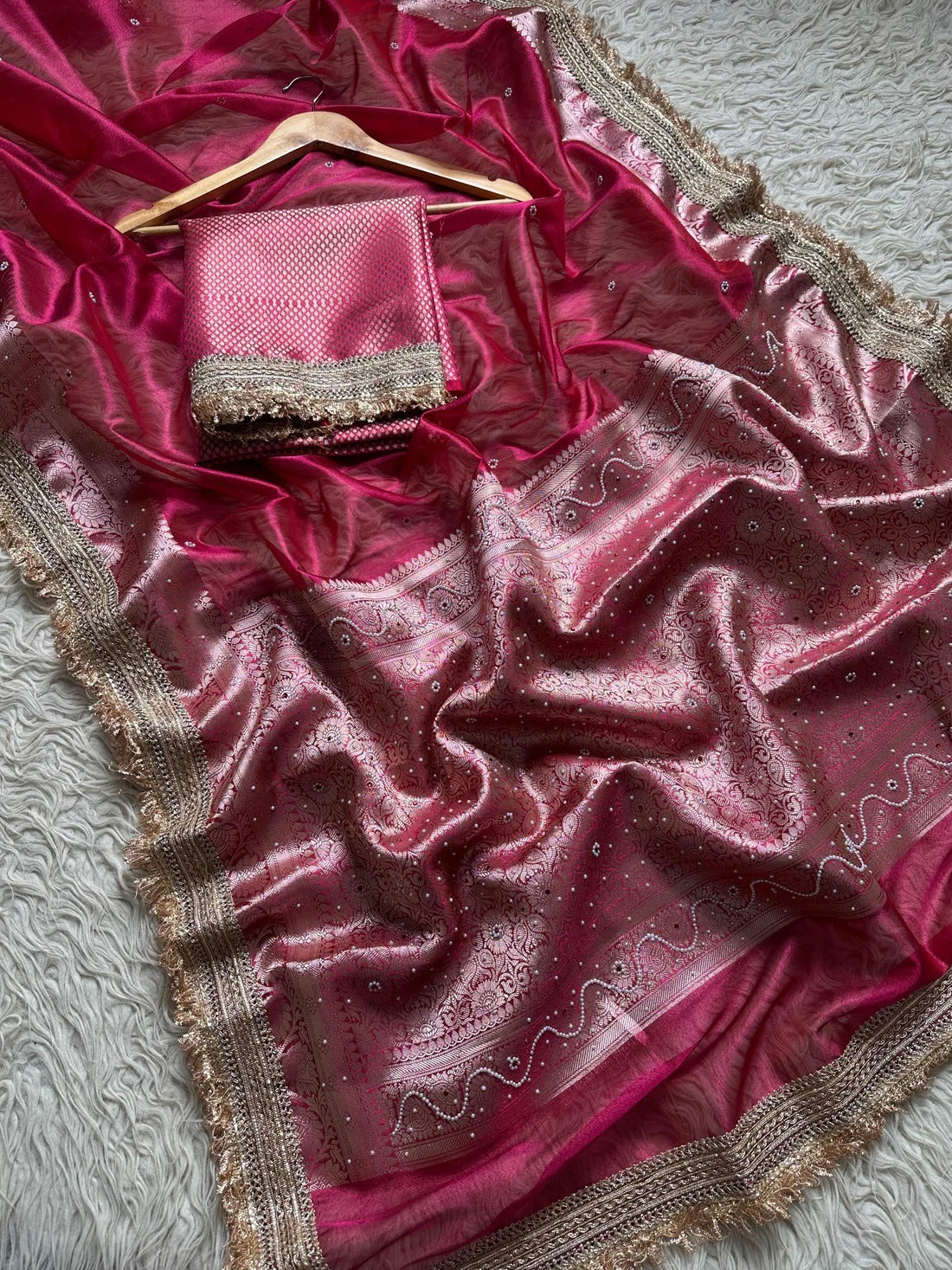 Pure Tissue Maharani Saree with Beautiful Lace Work and Matching Blouse Piece – Tumpi's Collection
