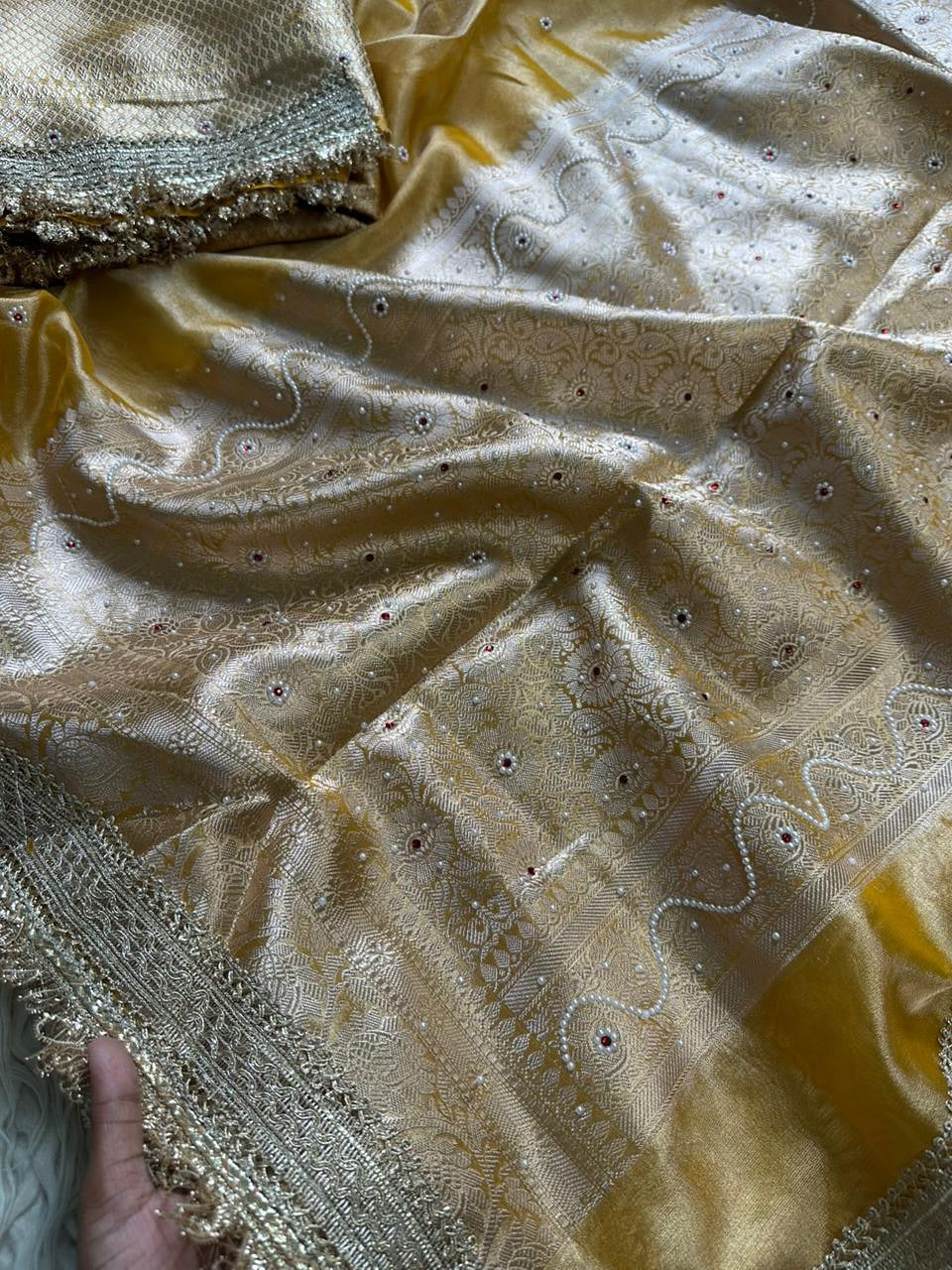 Pure Tissue Maharani Saree with Beautiful Lace Work and Matching Blouse Piece – Tumpi's Collection