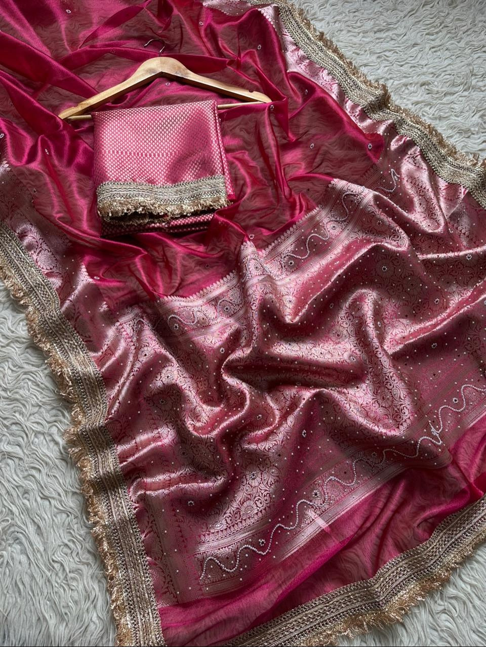 Pure Tissue Maharani Saree with Beautiful Lace Work and Matching Blouse Piece – Tumpi's Collection