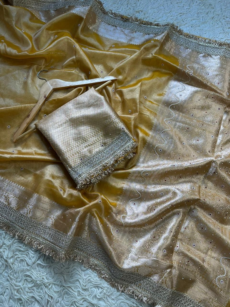 Pure Tissue Maharani Saree with Beautiful Lace Work and Matching Blouse Piece – Tumpi's Collection