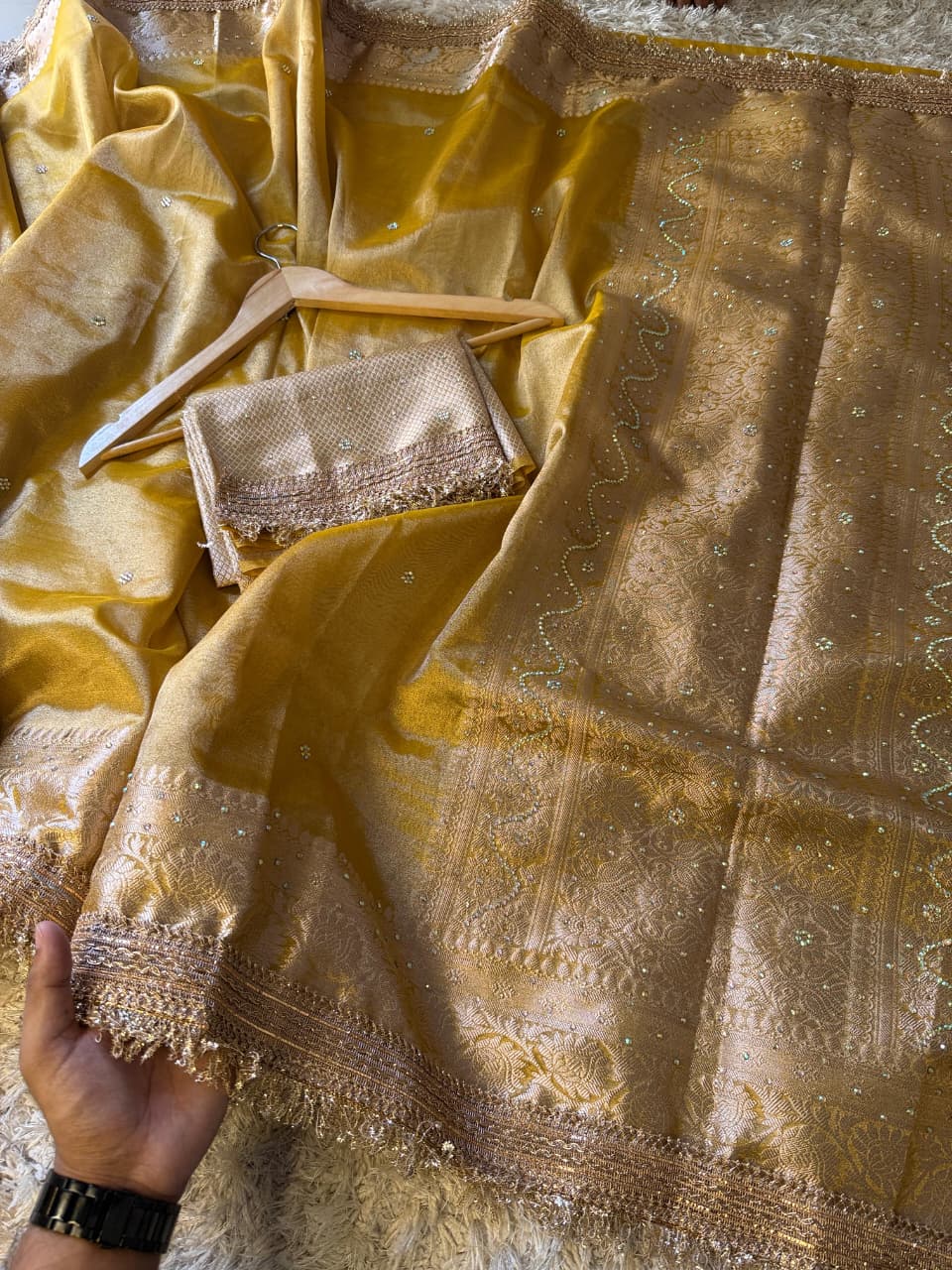 Pure Tissue Maharani Saree with Beautiful Lace Work and Matching Blouse Piece – Tumpi's Collection